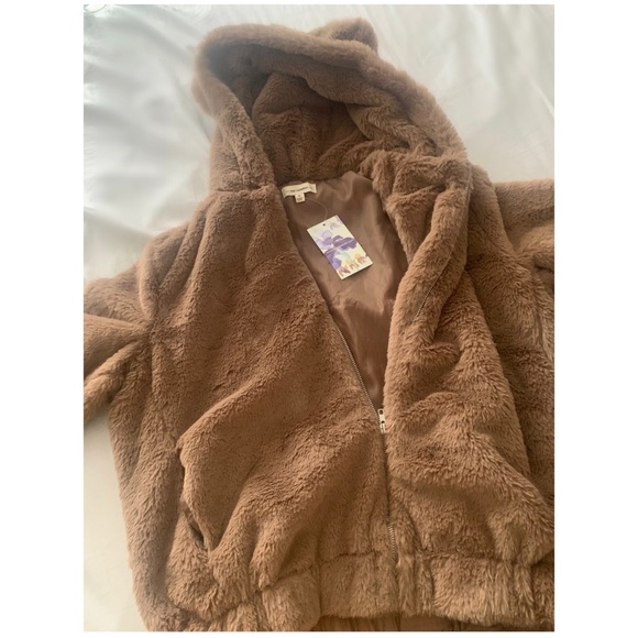 NEW! So Soft Teddy Hooded Jacket! - Picture 10 of 12
